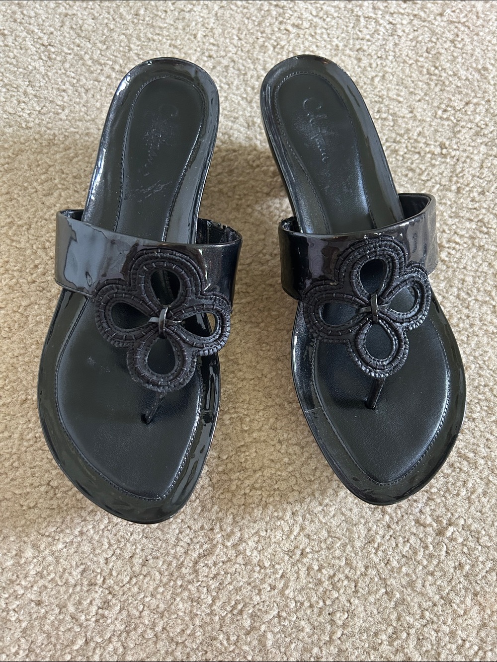 Cole Haan Black Patent Flower Thong Sandal Sz 8.5